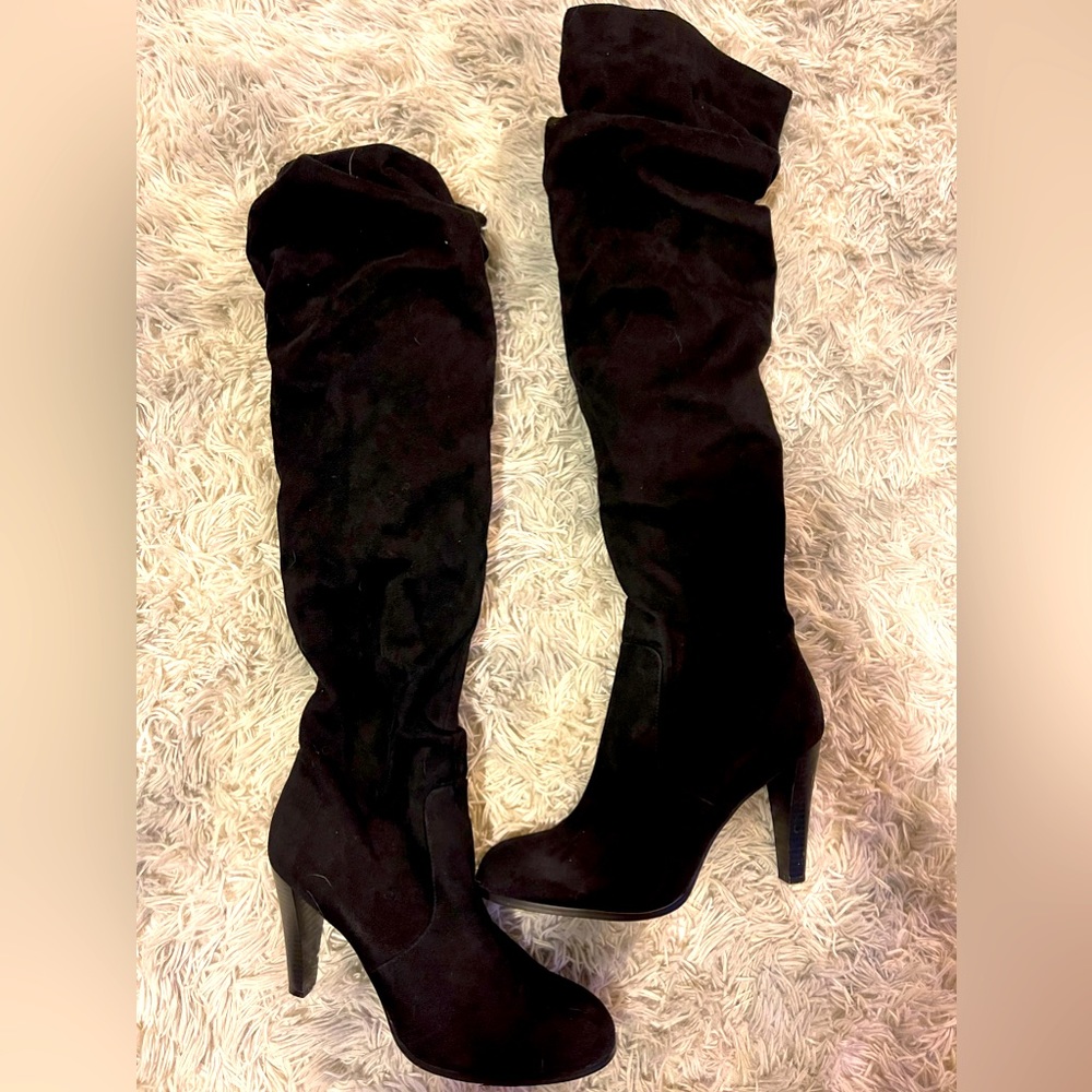 Tall knee high loose suede heeled boots